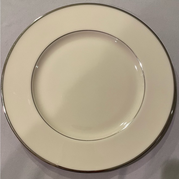 Lenox Montclair China, dinner plates, ivory and platinum - Picture 1 of 7